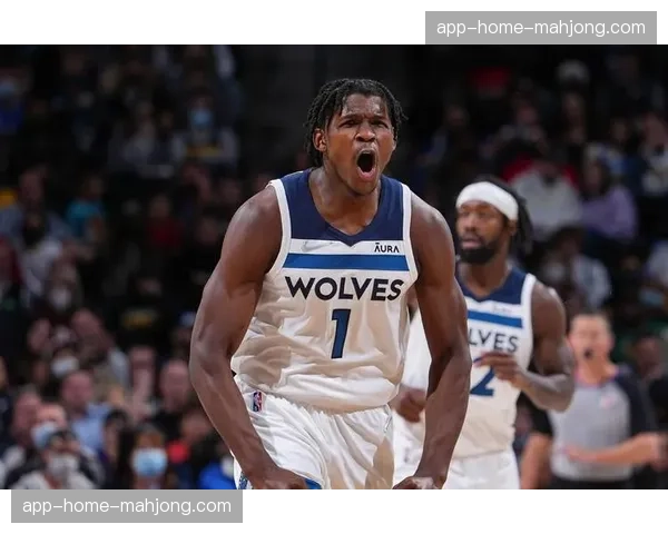 爱德华兹膝盖伤势每日观察，森林狼侧翼轮换存变数